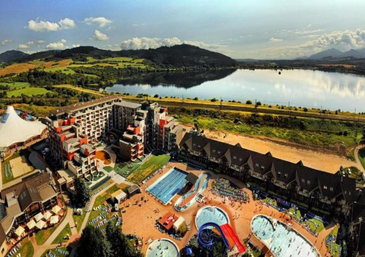 Hotel Akvamarin เบเชนยอวา ภายนอก รูปภาพ